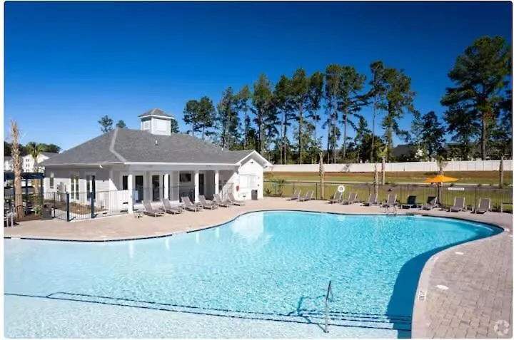 Chic Modern Hideaway With Pool Apartment Port Wentworth
